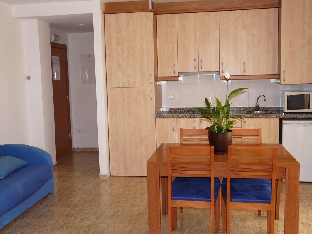 Apart-Hotels Mar Blava Cubelles Quarto foto