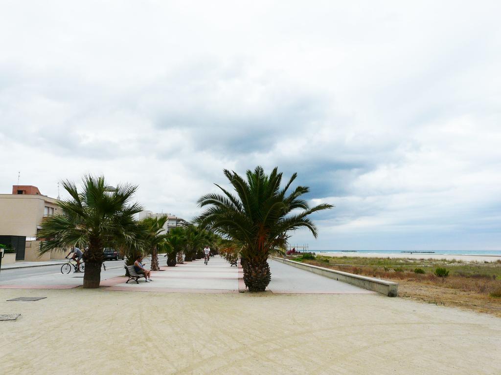 Apart-Hotels Mar Blava Cubelles Exterior foto
